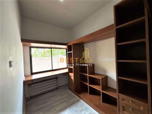 3 Bedrooms Villa / Single House in Pattaya Hill Village 2 East Pattaya H010556