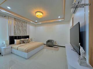 Brand New Luxury 6 Bedroom Pool Villa In East Pattaya For Sale Suitable For Investment Or Big Family!