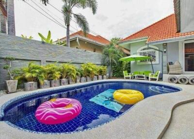 Luxurious backyard with a pool