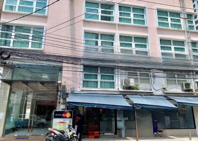 For Sale and Rent Bangkok Shophouse Sukhumvit BTS Nana Watthana