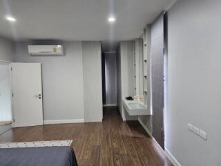 For Sale and Rent Pathum Thani Single House Setthasiri Wongwaen - Lamlukka Lam Luk Ka