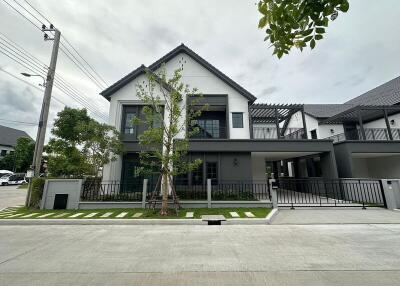 For Sale and Rent Samut Prakan Single House Centro Bangna Bang Na-Trad Bang Phli