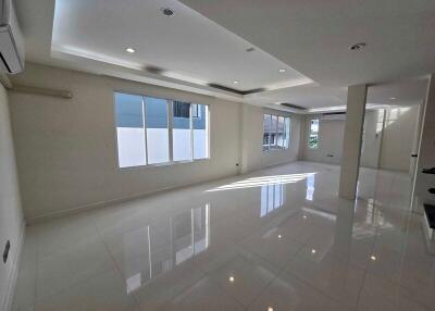 For Rent Bangkok Home Office Chokchai 4 Lat Phrao