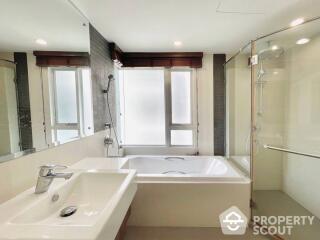 2-BR Condo at The Crest Sukhumvit 49 near BTS Thong Lor