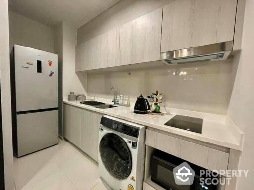 2-BR Condo at Life One Wireless near BTS Phloen Chit