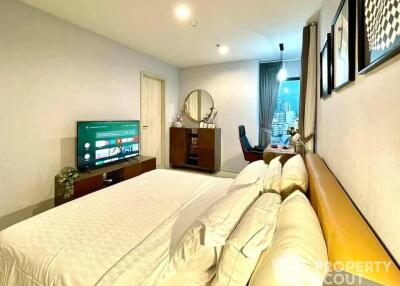 2-BR Condo at Life One Wireless near BTS Phloen Chit