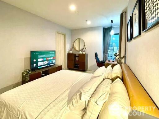 2-BR Condo at Life One Wireless near BTS Phloen Chit