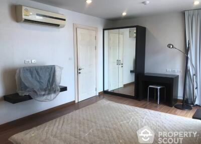 1-BR Condo at The Surawong By Chewarthai Hup Soon near MRT Sam Yan