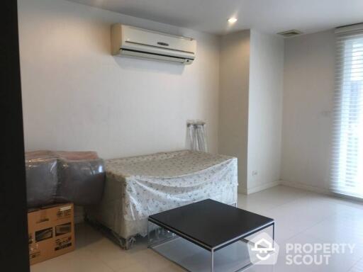 1-BR Condo at The Surawong By Chewarthai Hup Soon near MRT Sam Yan