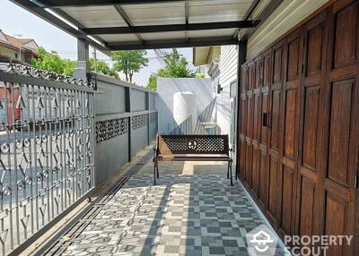 2-BR House near BTS Udom Suk