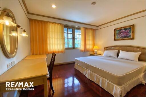 "Luxurious 2-Bedroom Condo in Central Bangkok"