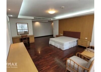 Spacious 3 Bedroom Pet-Friendly Apartment Near BTS Asoke & MRT Sukhumvit in Sukhumvit 23
