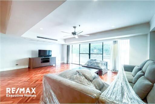 Renovated 4 bedroom unit close to BTS Promphong