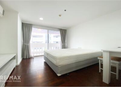 Newly Renovated 2-Bed Pet-Friendly Condo near Supermarket in Sukhumvit 49