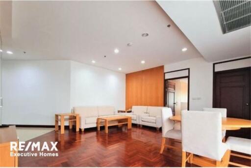 For Rent Pet Friendly 2 Bedrooms in Phrom Phong