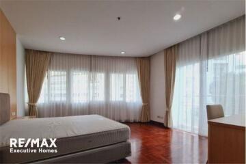 For Rent Pet Friendly 2 Bedrooms in Phrom Phong