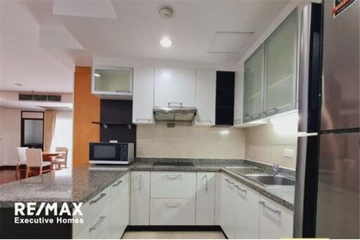 For Rent Pet Friendly 2 Bedrooms in Phrom Phong