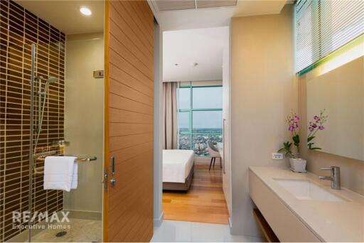 Riverside 3 Bedroom Condo for Rent with Spectacular Chao Phraya River Views