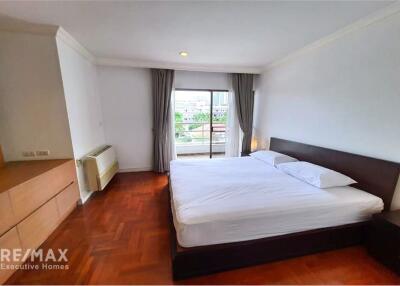 Luxurious 3 Bed Condo with 260 SQM in the Heart of Sukhumvit 31, Prompong BTS