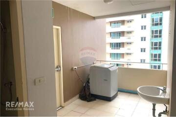 Modern 2 Bedroom Condo near BTS Promp Pong