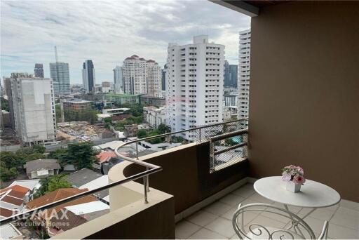 Modern 2 Bedroom Condo near BTS Promp Pong