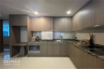 Luxurious 2 Bedrooms Condo in Thonglor with Exceptional Amenities