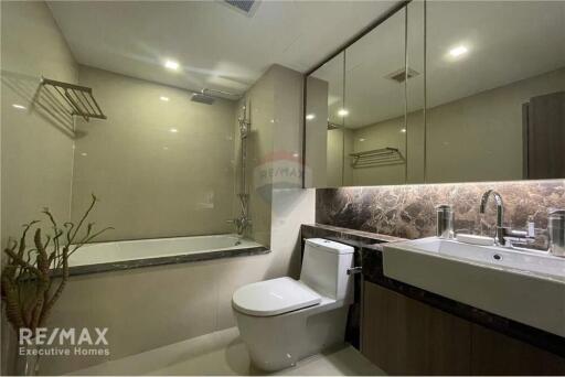 Luxurious 2 Bedrooms Condo in Thonglor with Exceptional Amenities