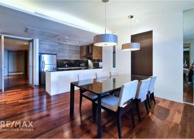 Luxurious 2 Bedroom Condo near BTS Thonglor with Modern Amenities