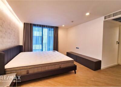 Luxurious 2 Bedroom Condo near BTS Thonglor with Modern Amenities