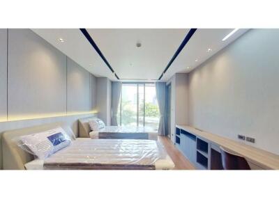 Luxurious 2 Bedroom Condo near BTS Promphong with Stunning Views