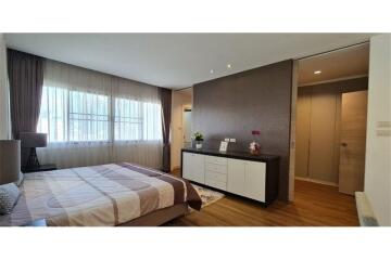 Pet-Friendly 3-Bedroom Condo with Open Kitchen in Thonglor - For Rent