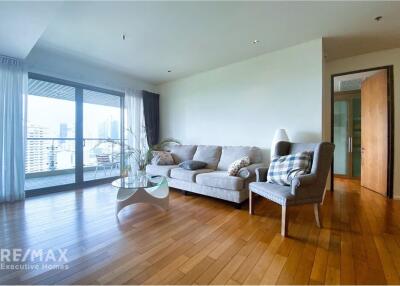 Newly Renovated 2 Bedroom Condo with Park View at The Lakes, 6 Mins Walk to BTS Asok