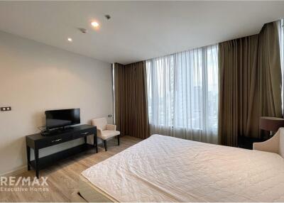 Modern Duplex with 3 Bedrooms near Sathon BTS Chong Nonsi - Ideal Condo Living