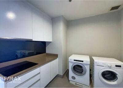 Modern Duplex with 3 Bedrooms near Sathon BTS Chong Nonsi - Ideal Condo Living