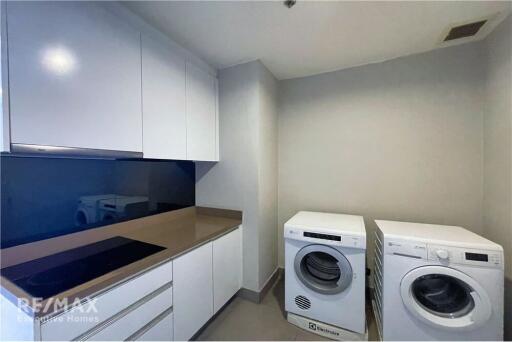 Modern Duplex with 3 Bedrooms near Sathon BTS Chong Nonsi - Ideal Condo Living