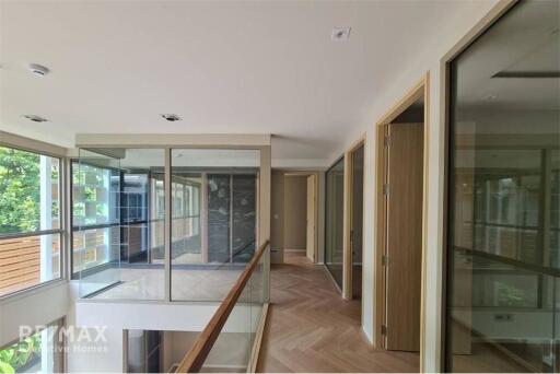 For Sale: Spacious 3-Bedroom Duplex Condo in S47 Sukhumvit, Low Rise Building, New Unit