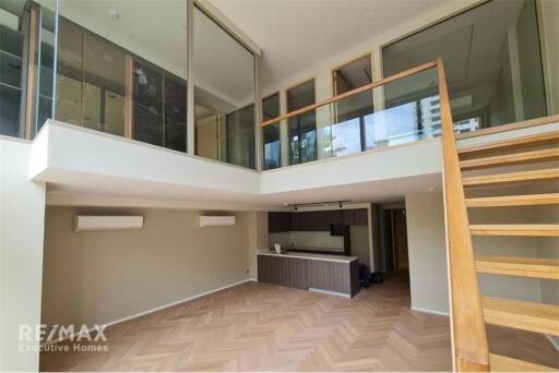 For Sale: Spacious 3-Bedroom Duplex Condo in S47 Sukhumvit, Low Rise Building, New Unit