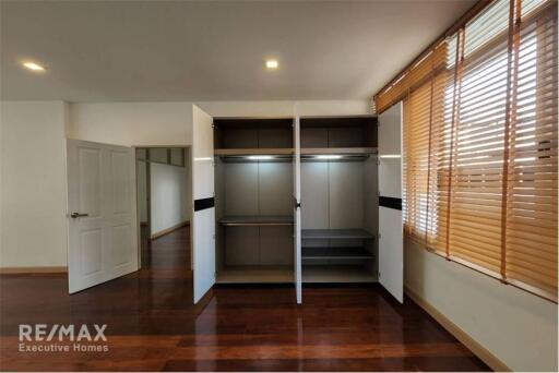 Pet Friendly Newly Renovated 2 Bedroom Townhouse in Ekkamai Compound