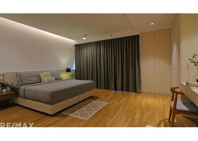 Cat Friendly Spacious Renovated 4 Bedroom Penthouse near BTS Promphong for Rent