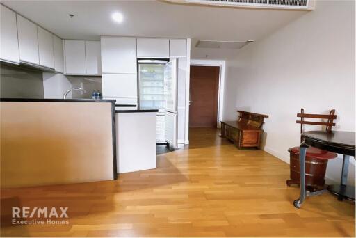 For Sale: High-Floor 1-Bedroom Apartment at Urbana Sathorn - Opposite BNH Hospital, near BTS Sala Daeng