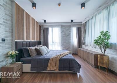 Spacious Triplex Condo with 3 Beds/3Baths  Low Rise  Easy Walk to BTS Bangchak