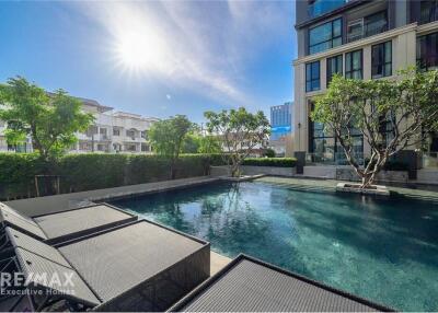 Spacious Triplex Condo with 3 Beds/3Baths  Low Rise  Easy Walk to BTS Bangchak