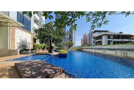 Stunning 2 Bedroom Condo with Park Views in Sukhumvit 24