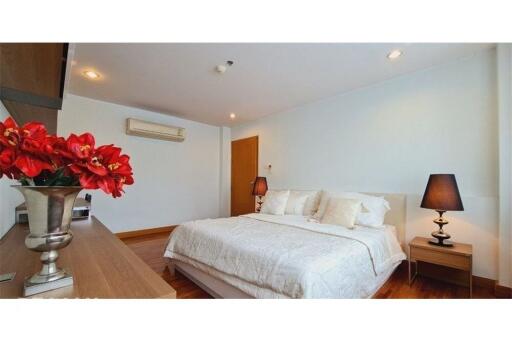 Stunning 2 Bedroom Condo with Park Views in Sukhumvit 24