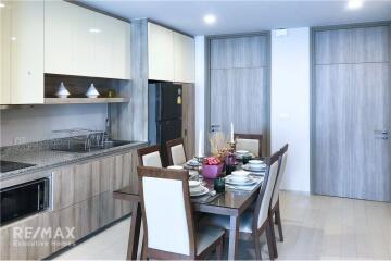 Luxurious 2 Bedroom Condo for Rent near BTS Phloen Chit - Prime Location!