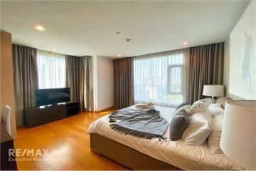 Luxurious Pet-Friendly 4-Bedroom Penthouse Condo for Rent in Sukhumvit 55 BTS Thonglor