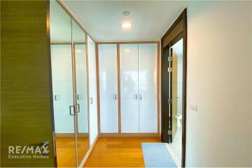 Luxurious Pet-Friendly 4-Bedroom Penthouse Condo for Rent in Sukhumvit 55 BTS Thonglor