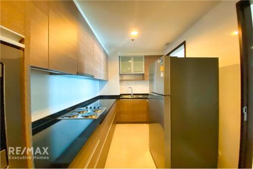 Luxurious Pet-Friendly 4-Bedroom Penthouse Condo for Rent in Sukhumvit 55 BTS Thonglor