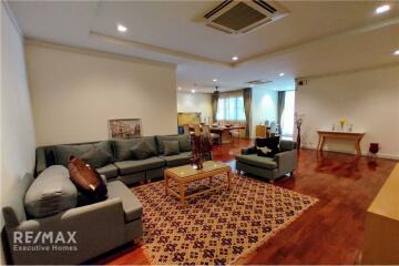 Pet Friendly 3-Bedroom Condo for Rent in Sukhumvit 22, BTS Phrompong