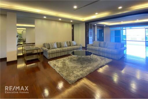 Luxurious 4-Bed Penthouse with Maid